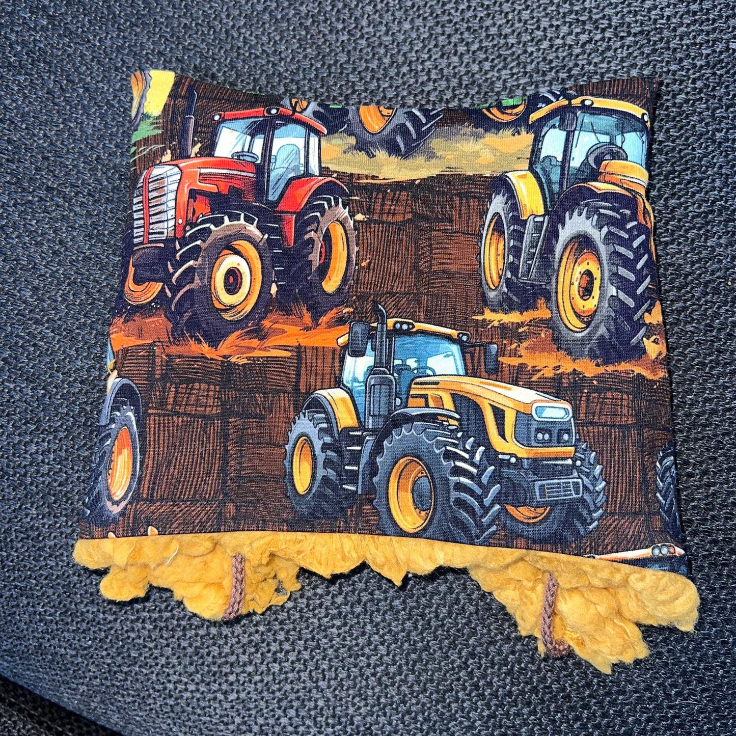 Knyttelue Retrotraktor Brun m/pelsfor