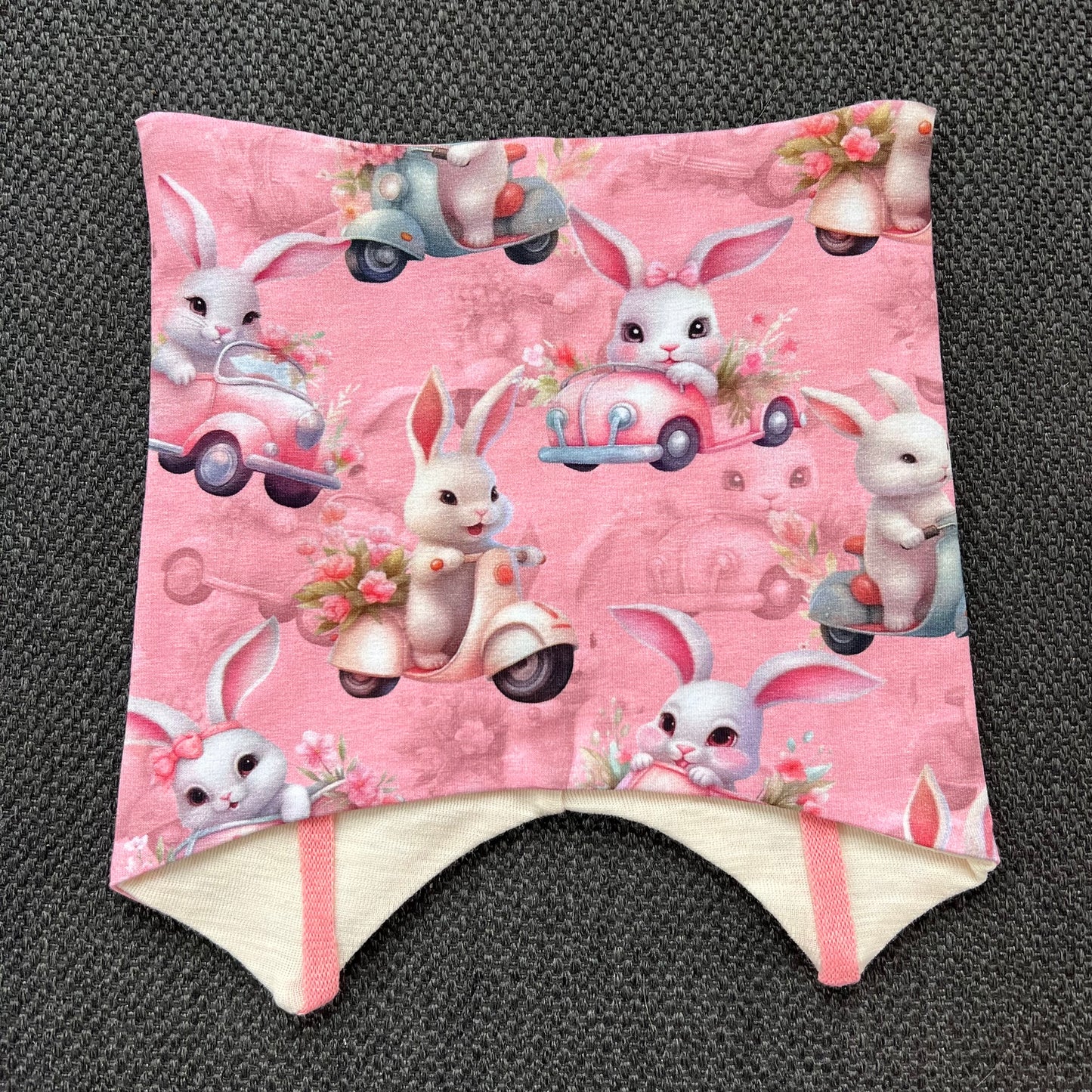 Knyttelue rosa kaniner med ullfor