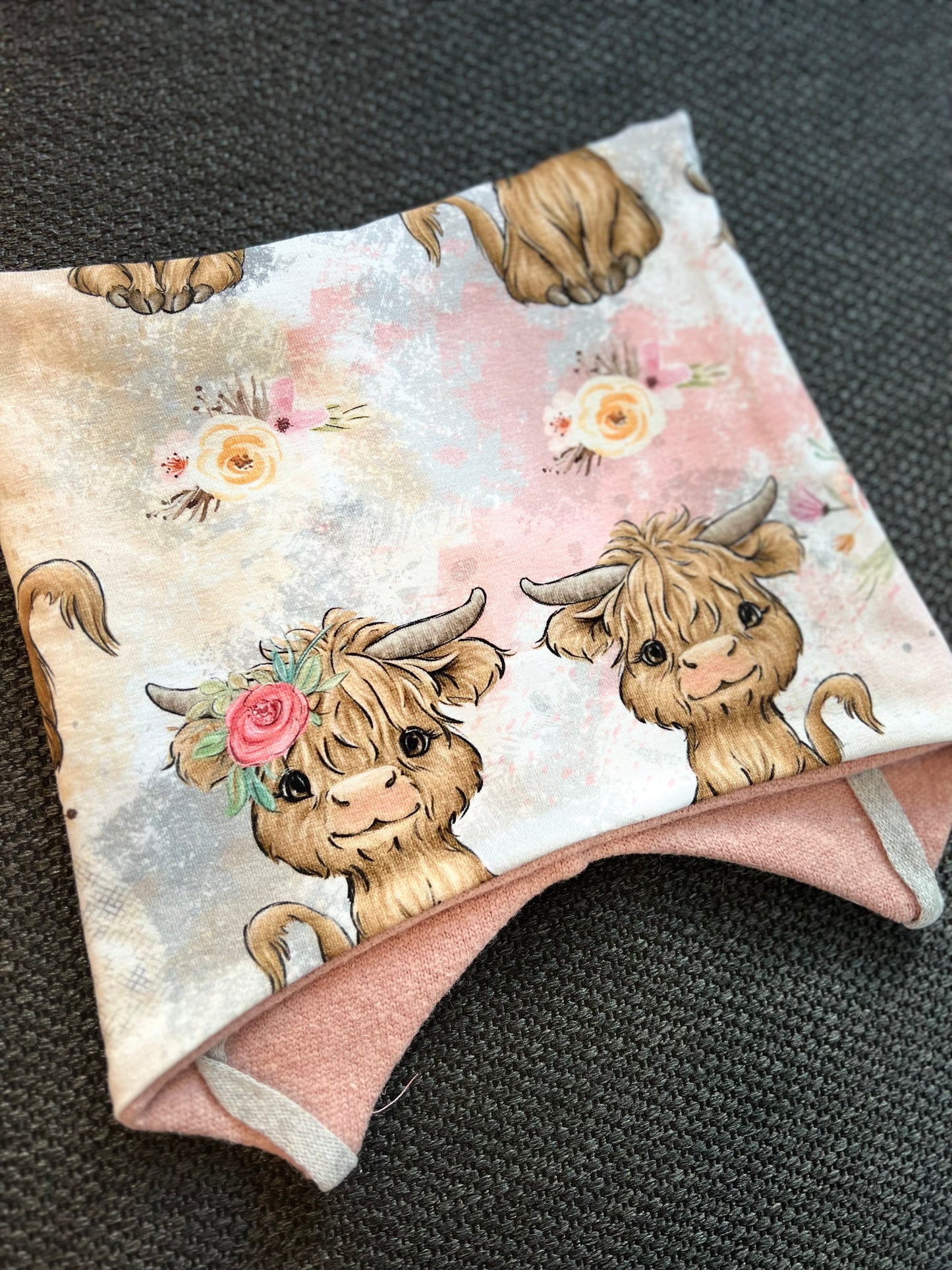 Knyttelue rosa ku m/ullfor