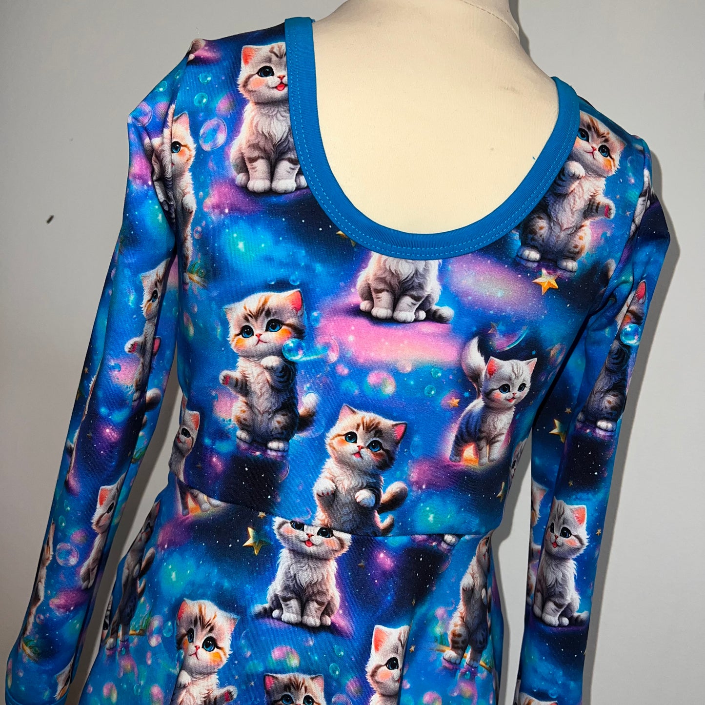 Kjole Katt m/lang erm