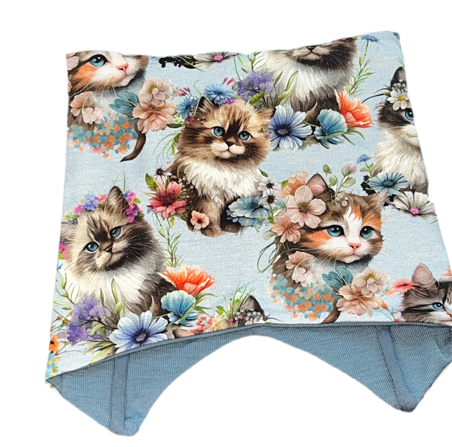 Knyttelue katt og blomster