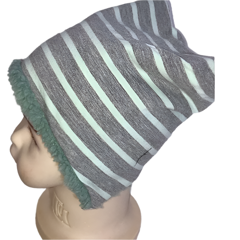 Knyttelue Mintstripete m/pelsfor