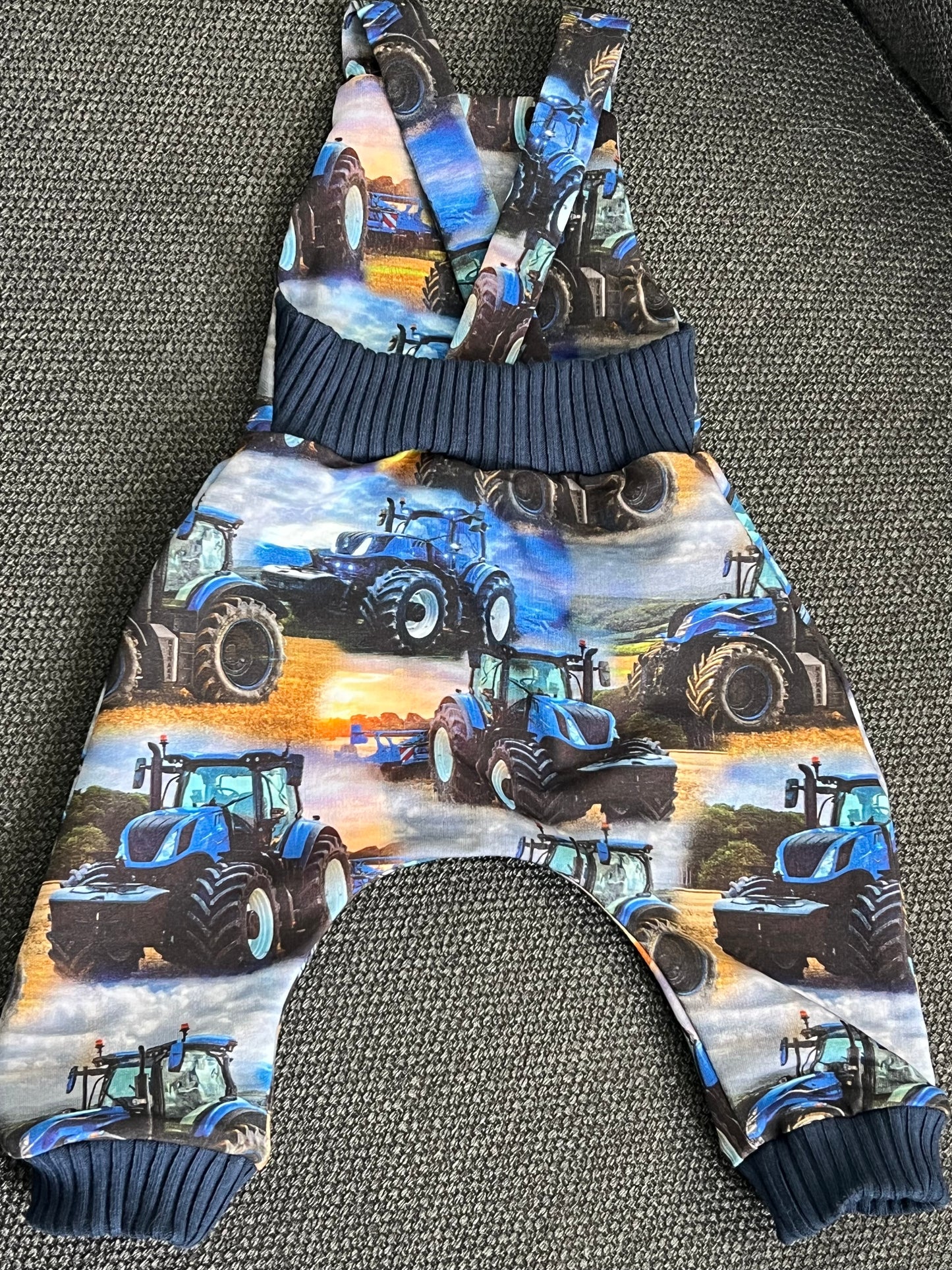 New Holland Selebukse