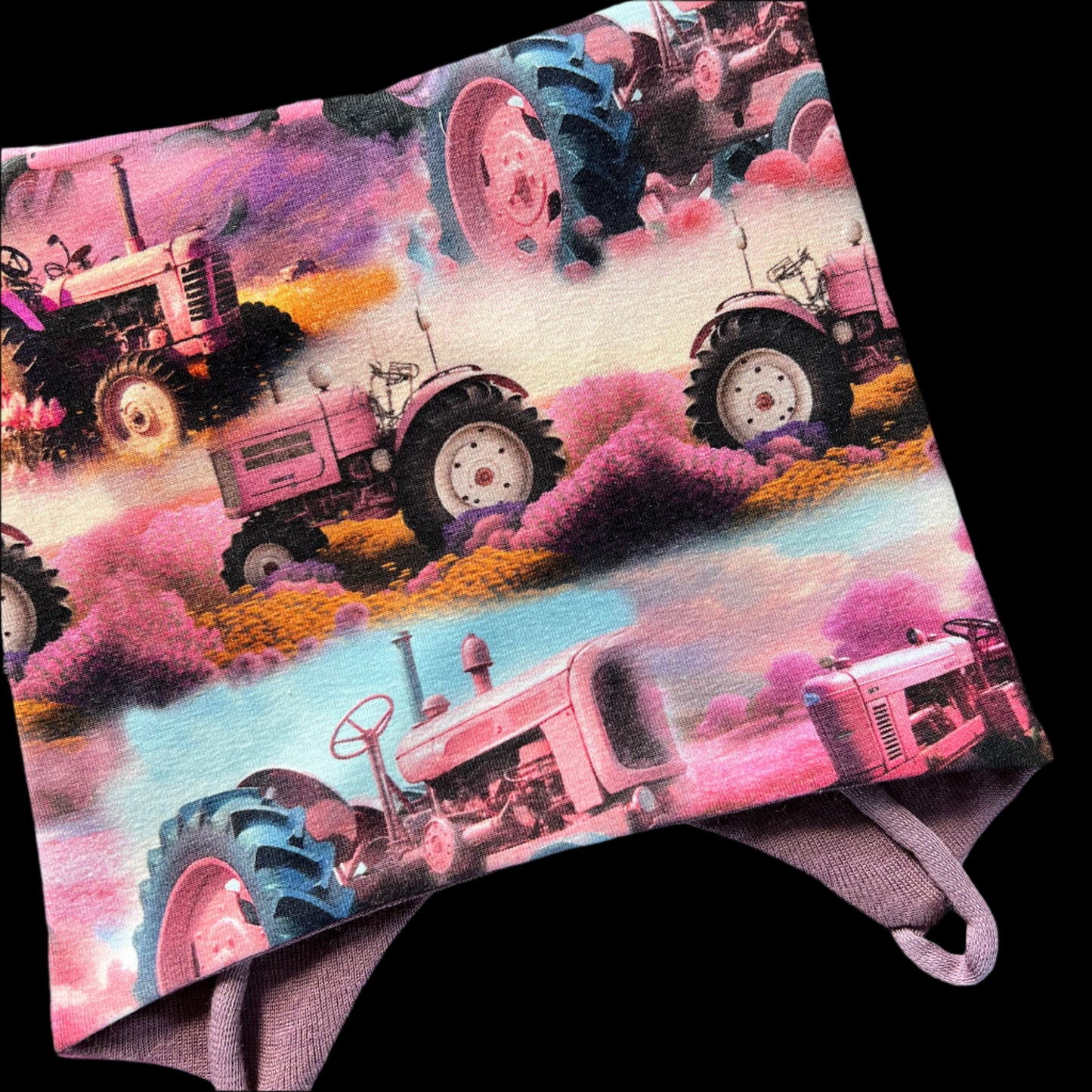 Knyttelue rosa gammeldags traktor med ullfor