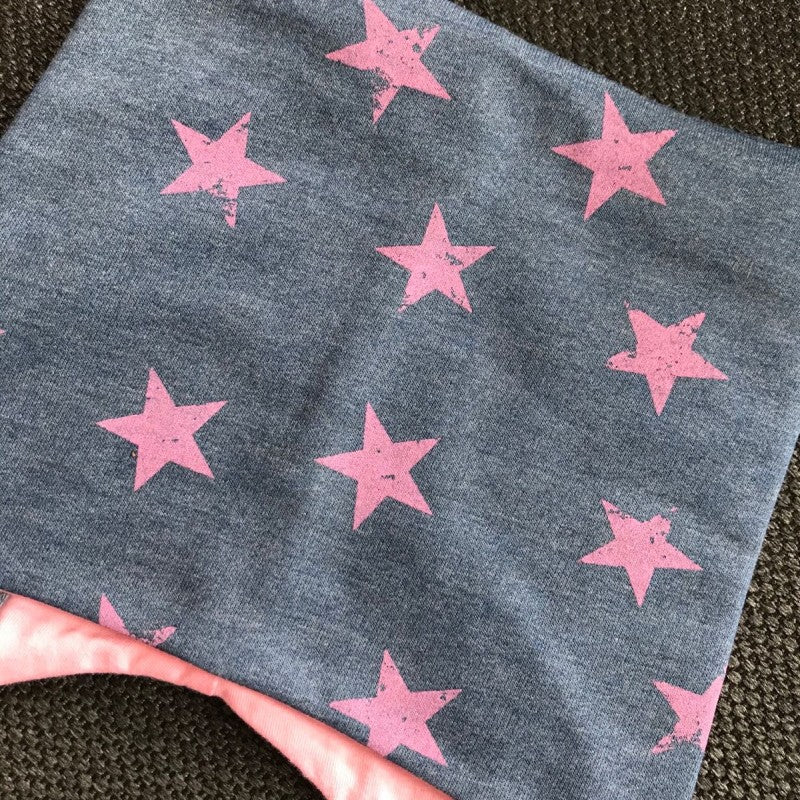 Knyttelue jeans rosa stjerner