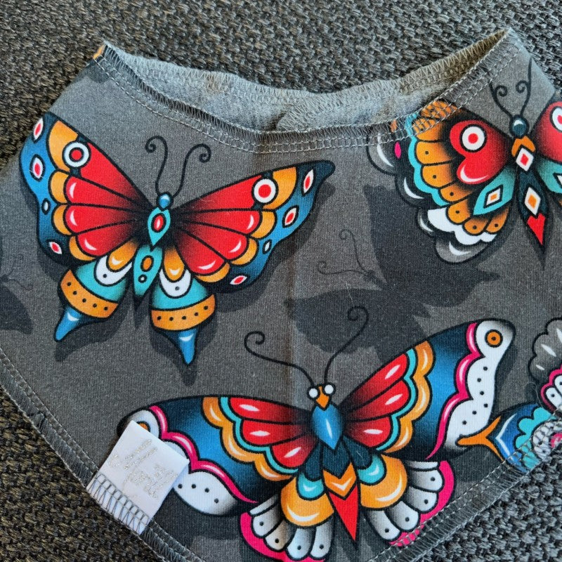 Smekke sommerfugl grå