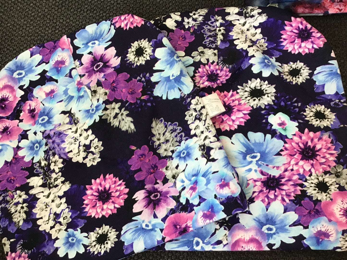 Lue Blomster lilla/blå