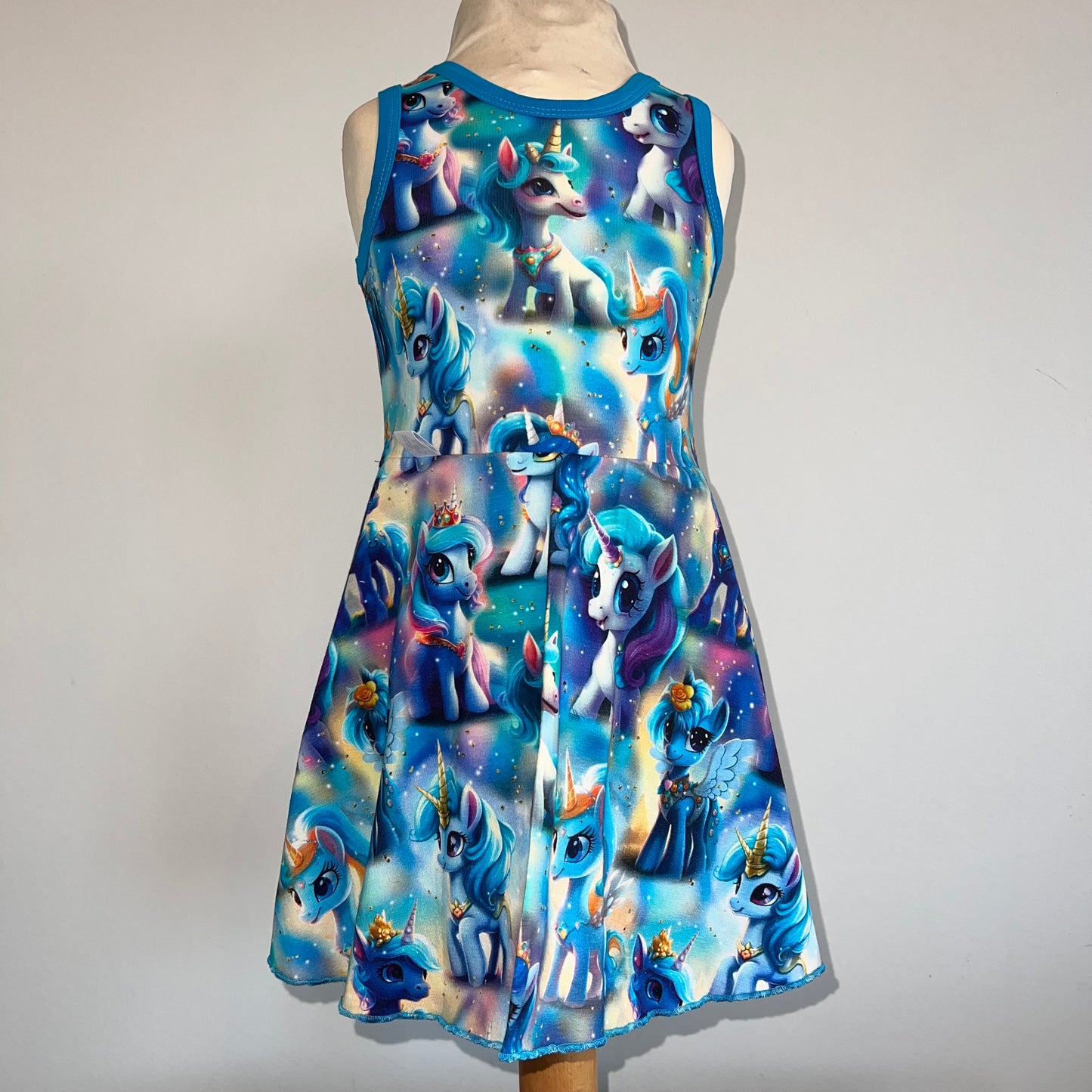 Kjole turkis enhjørning