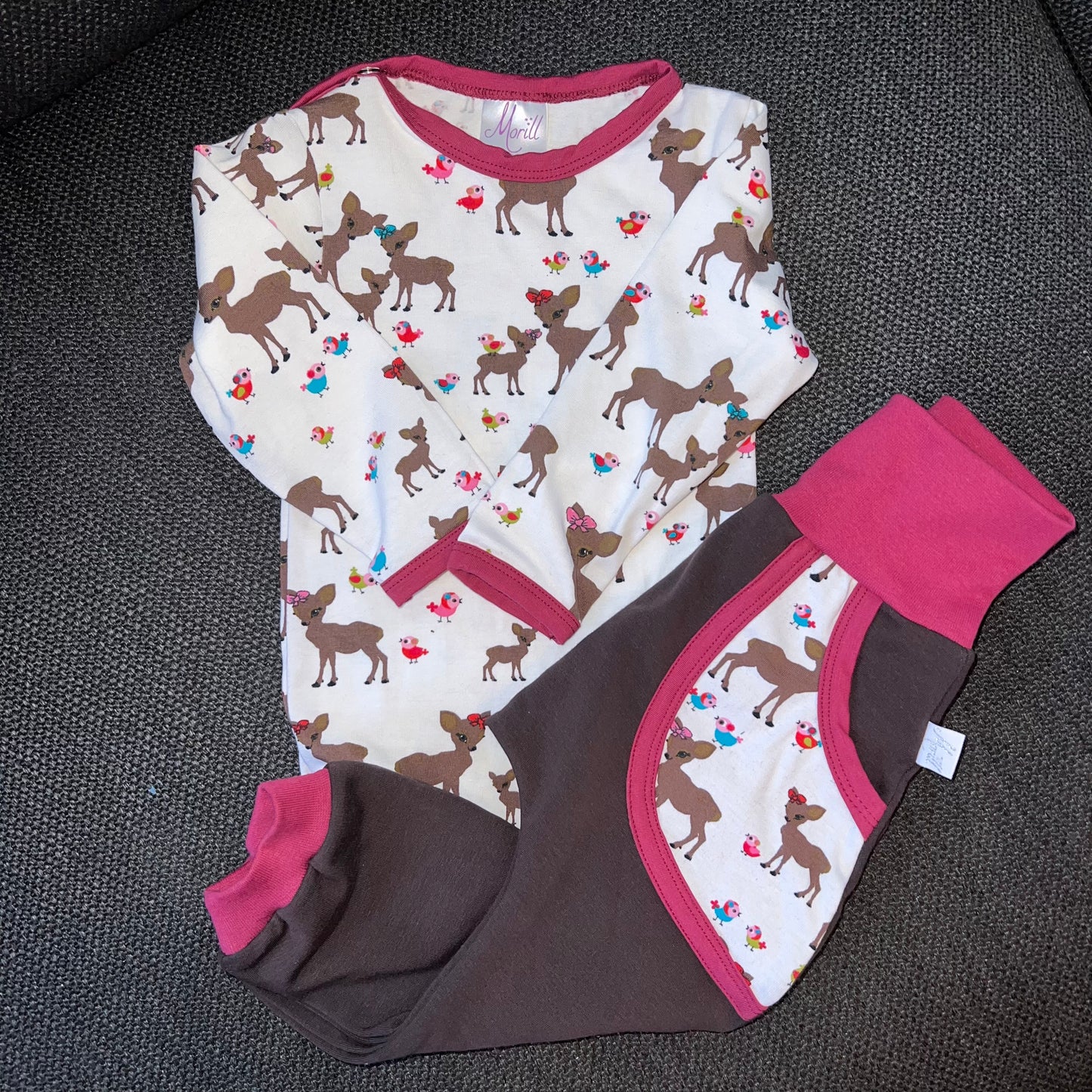 Babyjoggedress Bambi på hvit