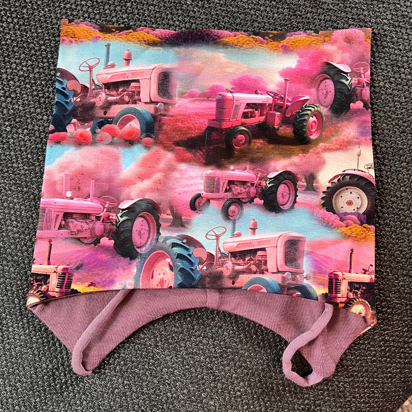 Knyttelue Gammelrosa traktor m/ullfor