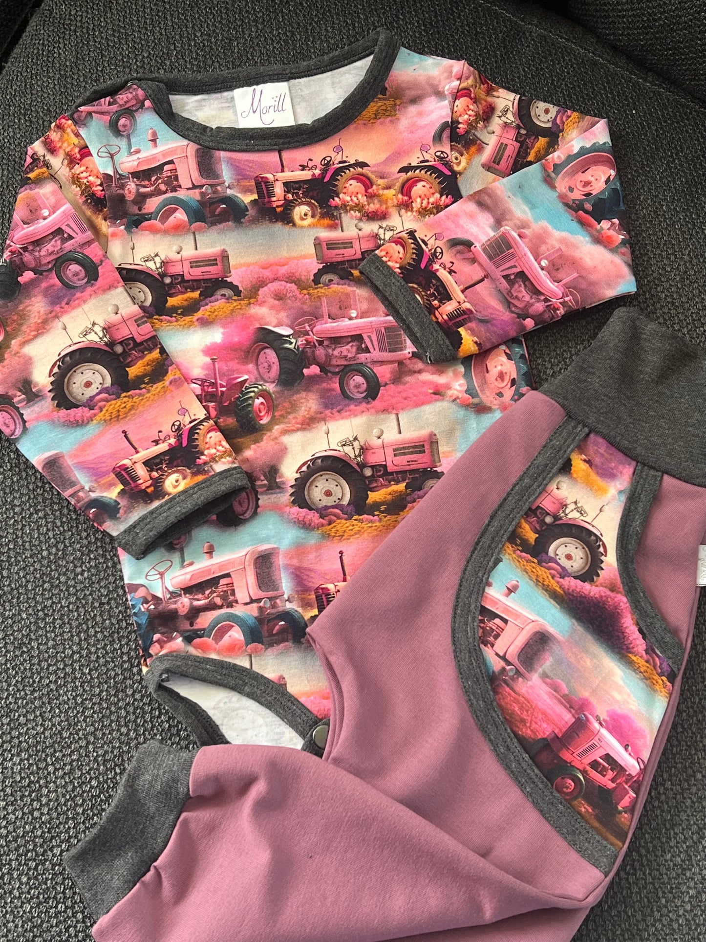 Babyjoggedress rosa gammeldags  traktor