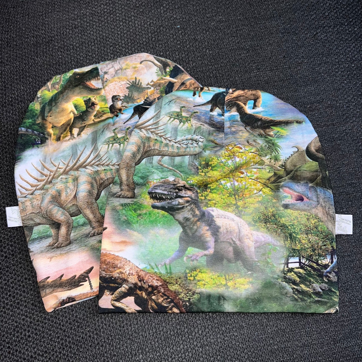 Dinosaur ved vann Lue