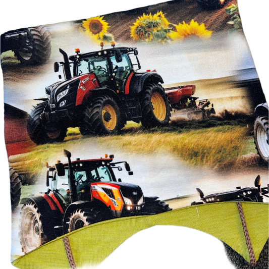 Knyttelue rød traktor m/ull
