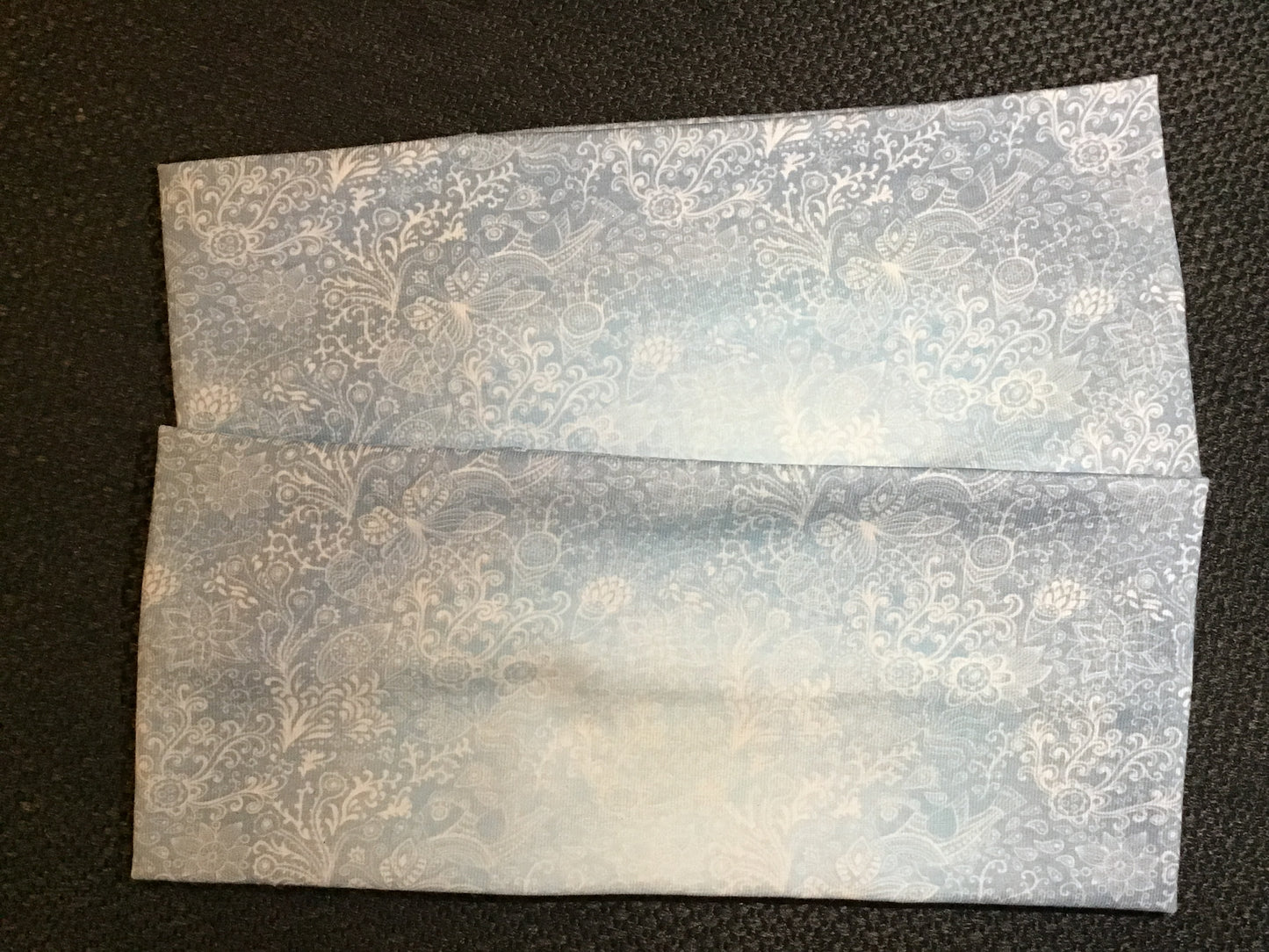 Pannebånd lysblå blonder